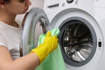 세탁기의 먼지를 제거하는 방법